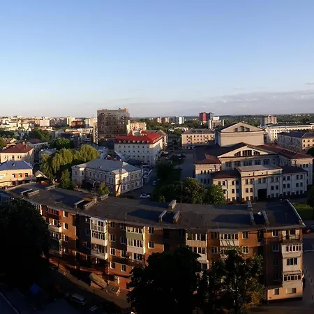 Чудова Квартира В Центрі Міста Rivne Exterior photo